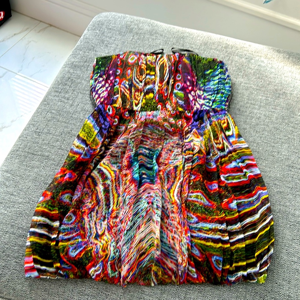 Beautiful pattern cocktail dress by SINGLE size small. Belt is missing!
